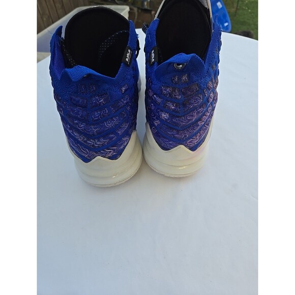 LeBron 17 x Uninterrupted More Than An Athlete Size 11 - Picture 3 of 10